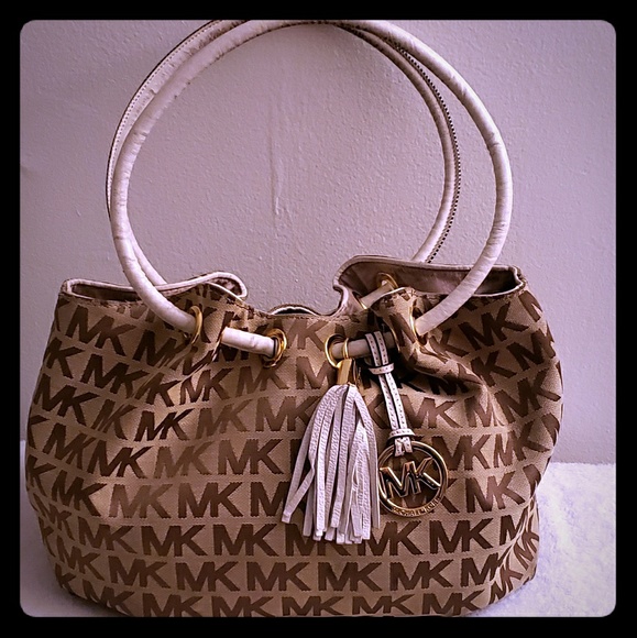 Michael Kors Handbags - Authentic Michael Kors Purse
